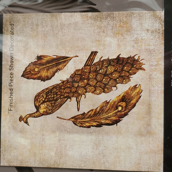 NIB Re-design Regal Peacock Mold - Picture 2 of 4